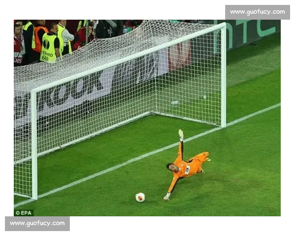 半高球点球:守门员的 “送分题”? 半高球点球:守门员的 “送分题”?