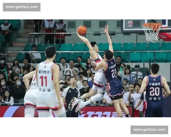 头盔配电驴!崔永熙归队苦练,全运 U22 出战仍悬 头盔配电驴!崔永熙归队苦练,全运 U22 出战仍悬