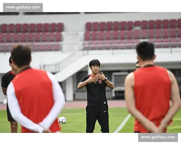 补时失控!蓉城爆铲引冲突,超时绝平再掀混战 补时失控!蓉城爆铲引冲突,超时绝平再掀混战