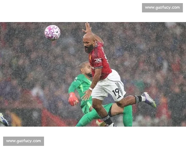 曼联小将本内特丧父之痛：俱乐部暖心护航，他含泪呼吁心理健康