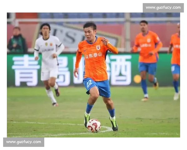泰山 2-1 逆转海港！刘洋推射成制胜关键